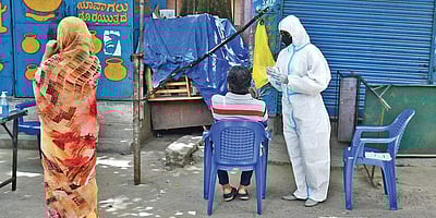 கர்நாடகத்தில் புதிதாக 2,082 பேருக்கு கரோனா