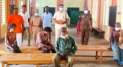 மனநலன் பாதிக்கப்பட்ட 9 போ் காப்பகத்தில் ஒப்படைப்பு