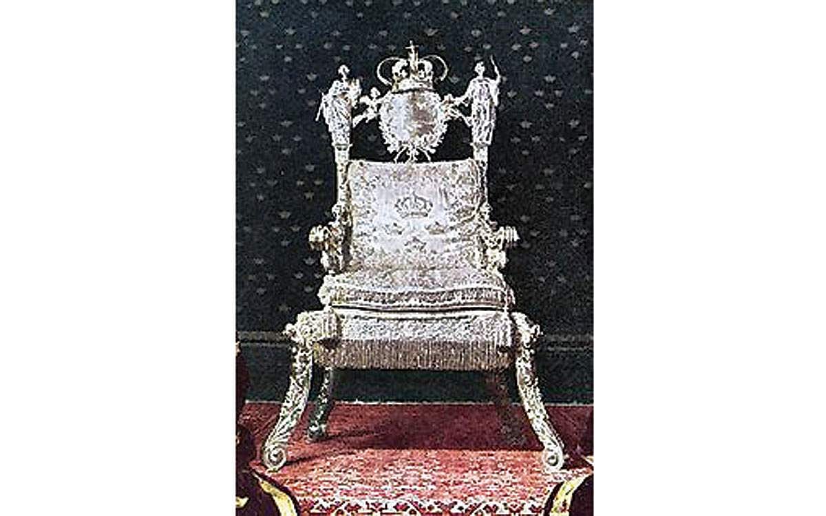 சிம்மாசனங்கள்