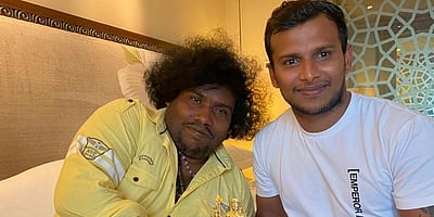 கிரிக்கெட் வீரர் நடராஜன் - நடிகர் யோகி பாபு சந்திப்பு (படங்கள்)