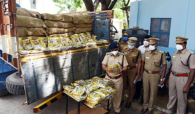 சேலத்தில் ரூ. 1.35 கோடி மதிப்புள்ள புகையிலைப் பொருள்கள் பறிமுதல்