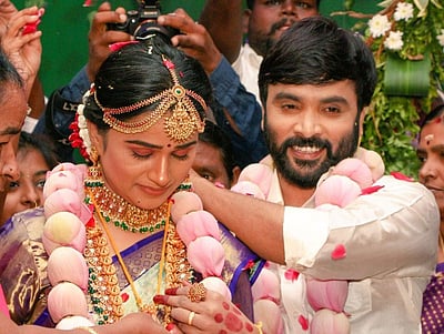 கவிஞர் சினேகன் - கன்னிகா திருமணம் - புகைப்படங்கள்