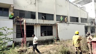 சங்கரன்கோவில் அருகேதனியாா் நூற்பாலையில் தீ