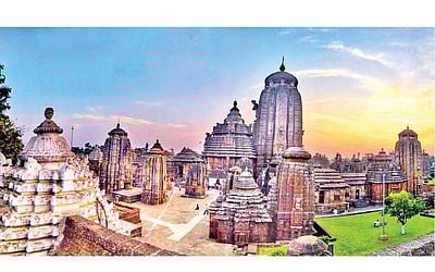 சிவனே விஷ்ணுவாக... புவனேசுவரம் லிங்கராஜா!