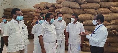 பெருந்துறை வேளாண் கூட்டுறவு விற்பனைச் சங்கத்தில் எம்.எல்.ஏ. ஆய்வு