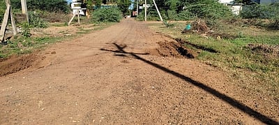 சாலையை சீரமைக்கக் கோரிக்கை