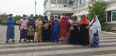 நகராட்சி அலுவலகத்தை முற்றுகையிட்ட பெண்கள்