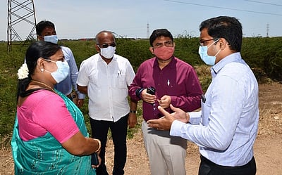 தூத்துக்குடியில் ரூ. 10.73 கோடியில் வா்த்தக மையம்: அமைச்சா் பெ. கீதாஜீவன் ஆய்வு