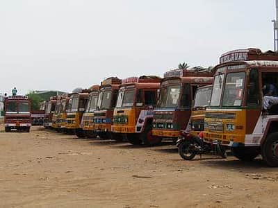 தொடரும் டீசல் விலையேற்றம்: மாதம் ரூ.2,000 கோடி இழப்பை சந்திக்கும் லாரி தொழில்!