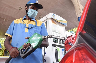 1990-களில் ஒற்றை இலக்கத்தில் பெட்ரோல் விலை