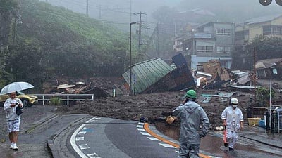 ஜப்பான் நிலச்சரிவு: 20க்கும் மேற்பட்டோரைக் காணவில்லை; மீட்புப்பணி தீவிரம்!