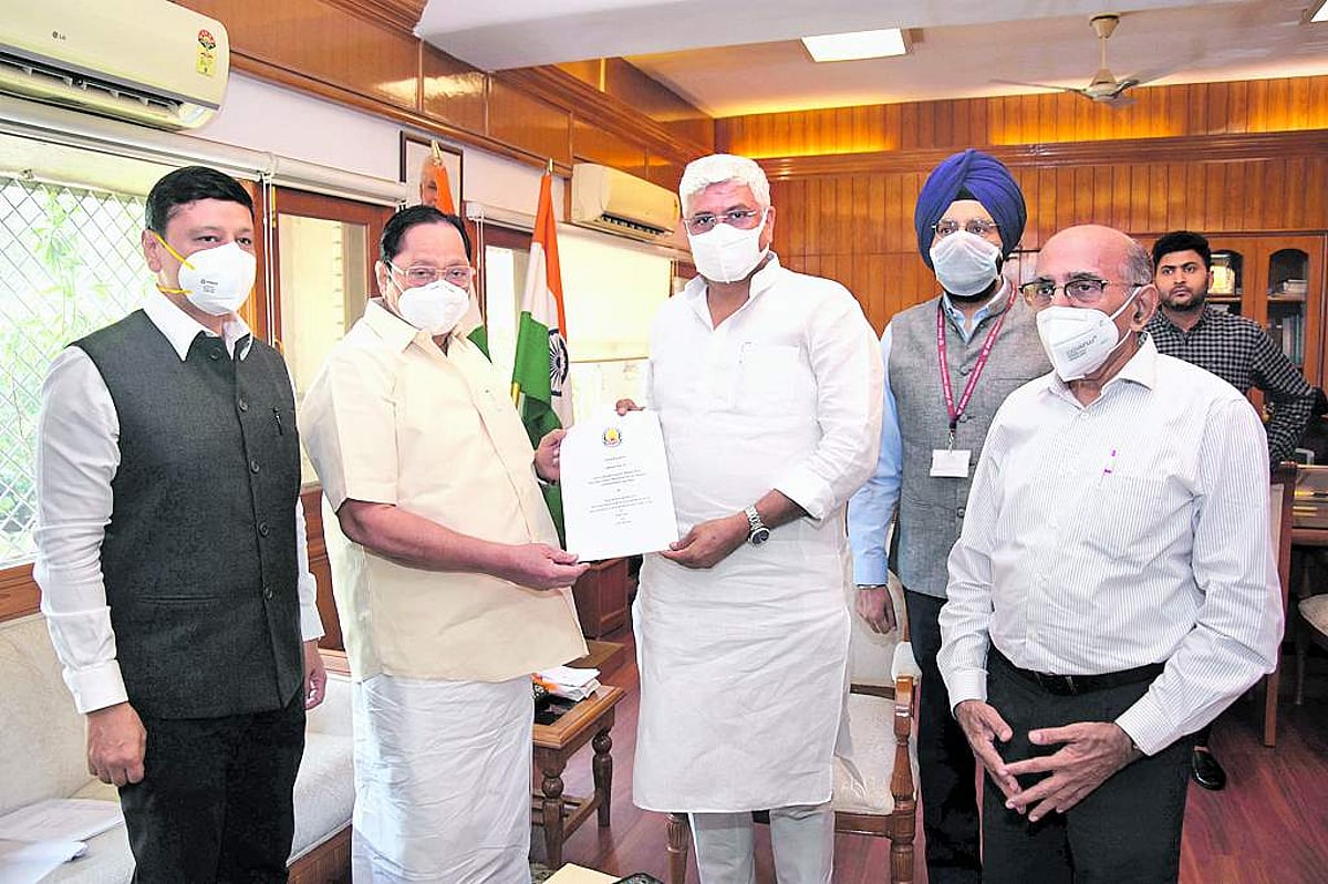 மேக்கேதாட்டு அணை கட்ட அனுமதிக்க மாட்டோம்: தமிழக அமைச்சரிடம் மத்திய அரசு உறுதி