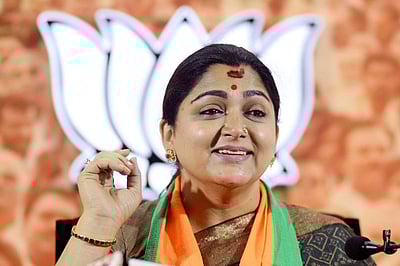 ஏன் இந்த பாரபட்சம்? குடியரசுத் தலைவருக்கு பாஜகவின் குஷ்பூ கேள்வி