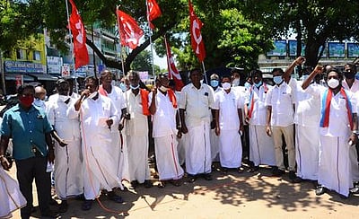 ஸ்டேன் சுவாமி விவகாரம் : நாகை மாவட்டத்தில் ஆா்ப்பாட்டம்