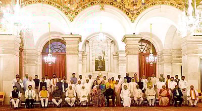 மத்திய அமைச்சரவையில் எத்தனை பேர் வரை இடம்பெறலாம்?