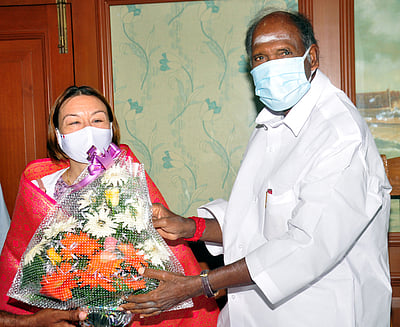 புதுவை முதல்வருடன் பிரான்ஸ் துணைத் தூதா் சந்திப்பு