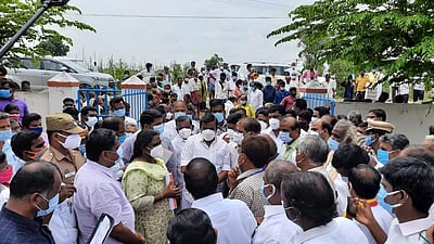 ஒகேனக்கல் குடிநீர் விநியோகம்: அமைச்சர் கே.என். நேரு ஆய்வு