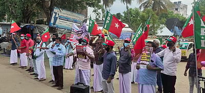 ஸ்டேன் சுவாமி மரண விவகாரம்: எஸ்டிபிஐ ஆா்ப்பாட்டம்