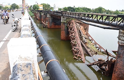 கடலூரில் இரும்புப் பாலம் மீண்டும் உடைந்தது