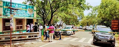 கரோனா பரவல் எதிரொலி: மேகமலை- ஹைவேவிஸ் மலைச்சாலை மூடல்