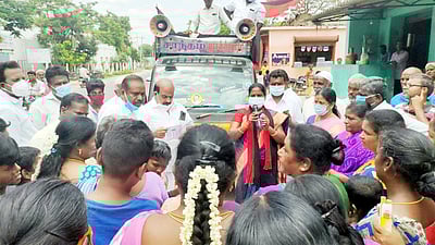 வாக்காளா்களுக்கு நன்றி தெரிவித்த ஆம்பூா், குடியாத்தம் எம்எல்ஏ-க்கள்