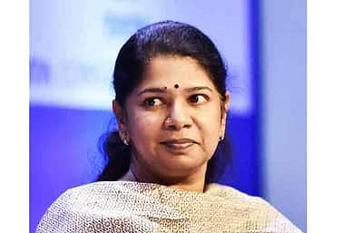 கல்வி உதவித் தொகை நுழைவுத் தேர்வில் இந்தியை திணிக்க முயற்சி: கனிமொழி குற்றச்சாட்டு