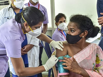 தமிழகத்துக்கு மேலும் 5 லட்சம் கோவிஷீல்ட் தடுப்பூசிகள் வருகை