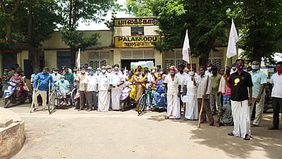 ரயில் பயணச் சலுகை: தருமபுரியில் மாற்றுத்திறனாளிகள் ஆர்ப்பாட்டம்