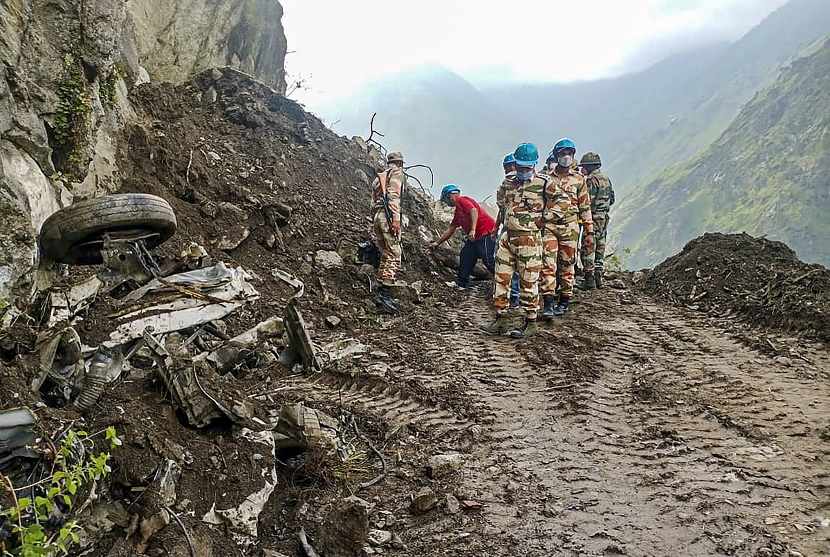 ஹிமாச்சல் நிலச்சரிவு: இதுவரை 13 சடலங்கள் மீட்பு