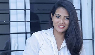 நடிகை திவ்யா துரைசாமியின் சமீபத்திய புகைப்படங்கள்