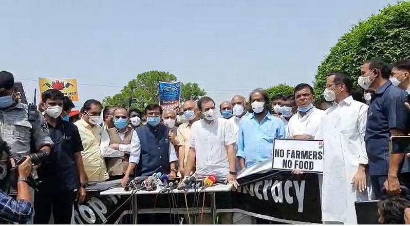 நாடாளுமன்றத்தில் பேசவிடாதது ஜனநாயக படுகொலை: ராகுல் காந்தி