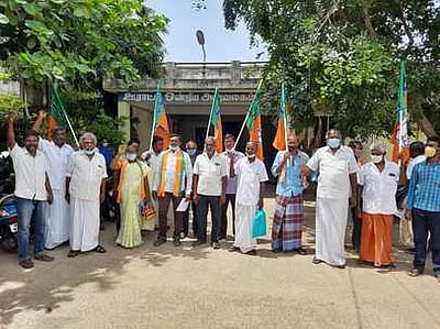 கோவில்பட்டி ஊராட்சி ஒன்றிய அலுவலகம் முற்றுகை