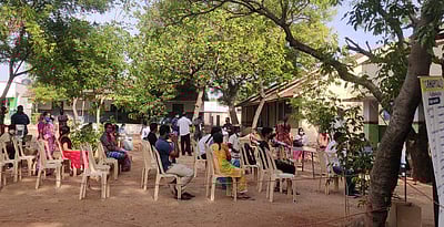 அவிநாசியில் தன்னார்வ அமைப்பு சார்பில் கரோனா இலவச தடுப்பூசி முகாம்