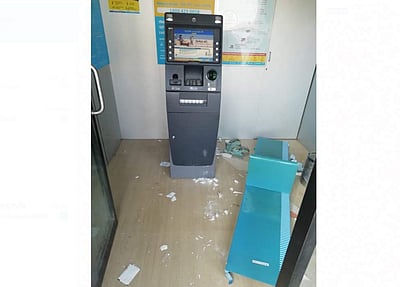 தம்மம்பட்டி: ஏ.டி.எம். இயந்திரத்தில் திருட முயன்றவர் காவல்நிலையத்திலிருந்து தப்பியோட்டம்