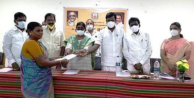 தமிழக அரசின் நலத்திட்டங்களை பொதுமக்கள் முழுமையாக பயன்படுத்த வேண்டும்