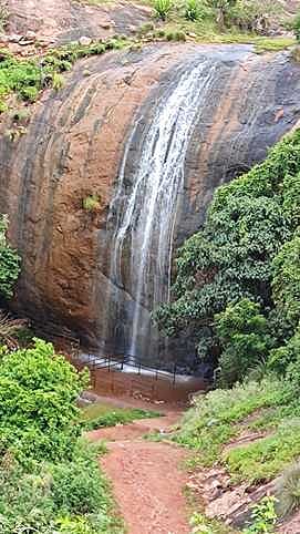 சுற்றுலாப் பயணிகளின்றி வெறிச்சோடிய கொல்லிமலை