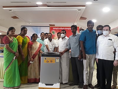 ரூ. 60 லட்சத்தில் ஆக்சிஜன் செறிவூட்டிகள், மருத்துவ உபகரணங்கள் வழங்கல்