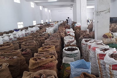 பரமத்தி வேலூரில் ரூ.37 லட்சத்துக்கு கொப்பரை தேங்காய் ஏலம்