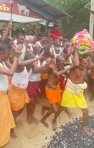 மாதானம் முத்துமாரியம்மன் கோயிலில் தீமிதி திருவிழா