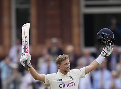 இந்தியாவை திணறடிக்கும் ஜோ ரூட்: 300-ஐத் தாண்டியது இங்கிலாந்து