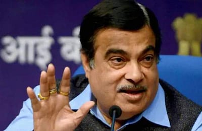 பெங்களூரு-மைசூரு இடையிலான 10 வழிச்சாலை 2022 அக்டோபரில் நிறைவடையும்: மத்திய அமைச்சா் நிதின் கட்கரி