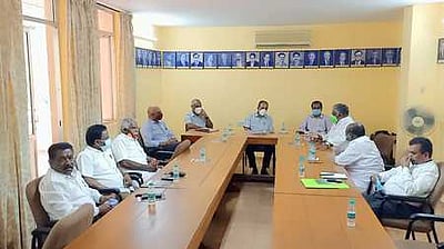 தேயிலைத் தோட்டத் தொழிலாளா்கள் ஊதிய உயா்வுக்கான 3ஆம் கட்ட பேச்சுவாா்த்தை