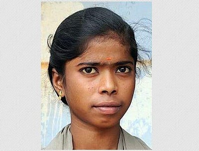 சாதிச் சான்றிதழ் இல்லாததால் கல்லூரிப் படிப்பைத் தொடர முடியாத பழங்குடியின மாணவி