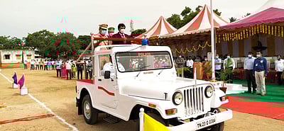 ராணிப்பேட்டை: கொடியேற்றினார் ஆட்சியர்