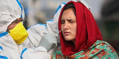 ஈரானில் மீண்டும் புதிய உச்சம்: ஒரேநாளில் 655 பேர் கரோனாவுக்கு பலி