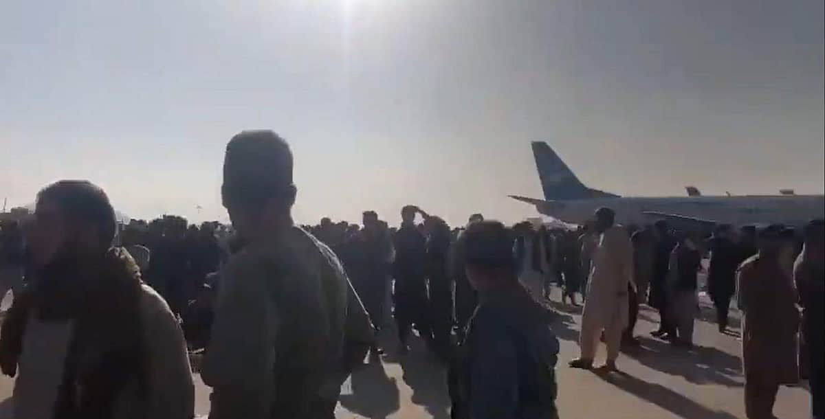 காபூல் விமான நிலையம் மூடல்: இந்தியர்களை மீட்பதில் சிக்கல்