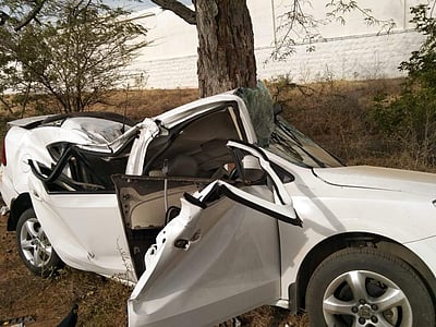 தாராபுரம் அருகே சாலை விபத்தில் சகோதரர்கள் பலி