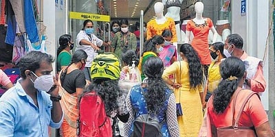 தடுப்பூசி போட்டிருந்தால் கடையில் 50% தள்ளுபடி