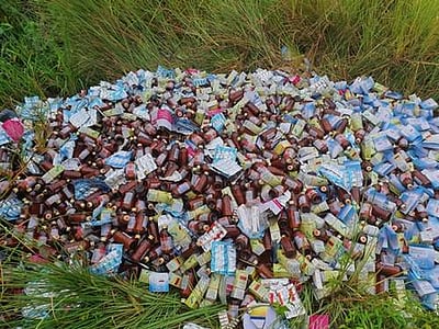 திருவள்ளூர் அருகே ஏரியில் குவியல்களாக கொட்டப்படும் மருத்துவ கழிவுகள்: கால்நடைகள் உயிரிழக்கும் அபாயம்!