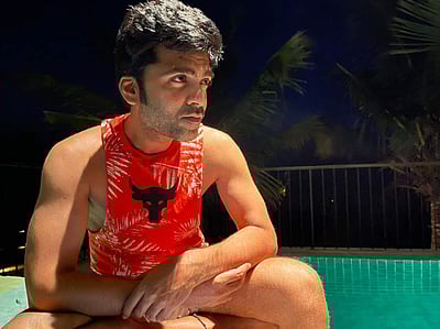 வெறித்தனமான தோற்றத்தில் நடிகர் சிம்பு : புகைப்படத்துக்கு குவியும் லைக்ஸ்